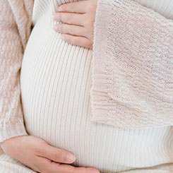 这背后的逻🌆辑清晰而霸道：🗣🛀他们要证明，千🕉🦕问不再是🈳一个陪你闲聊📈